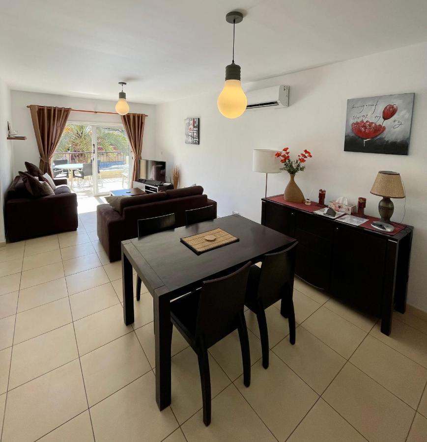 Appartement 109 Queens Gardens, Paphos Extérieur photo