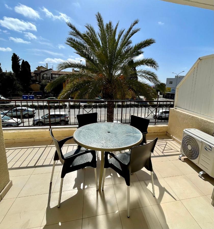 Appartement 109 Queens Gardens, Paphos Extérieur photo