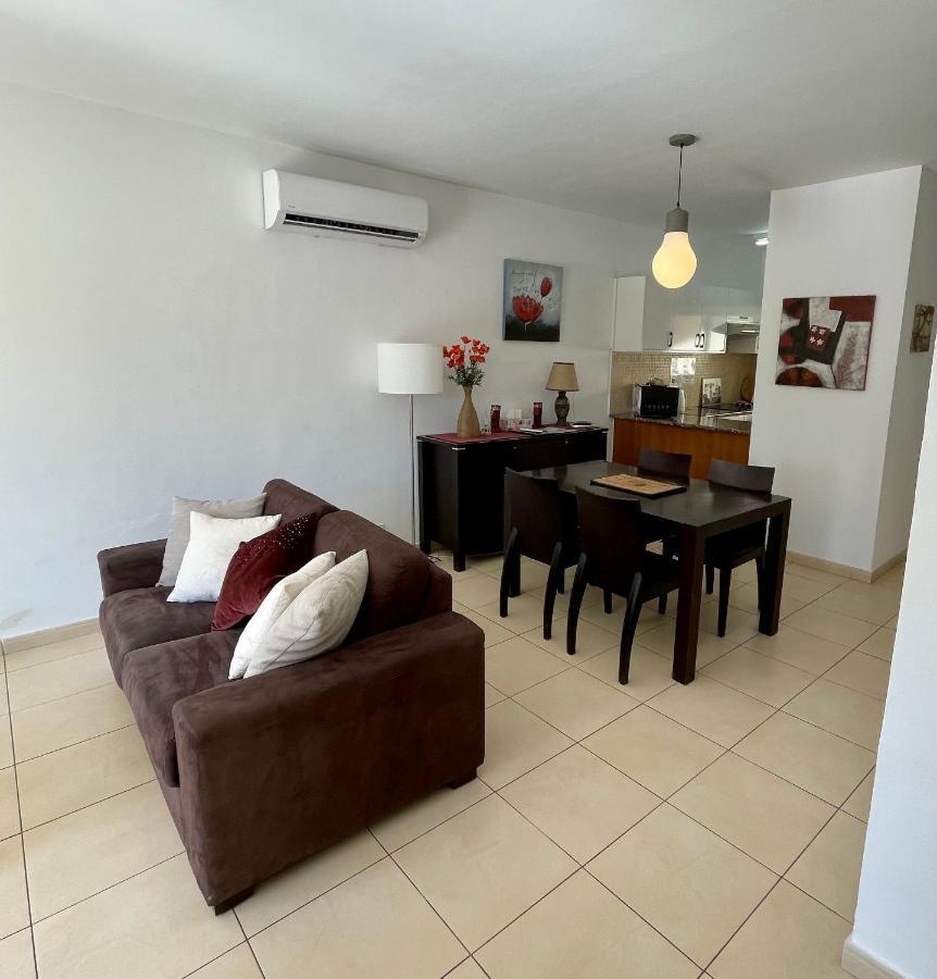 Appartement 109 Queens Gardens, Paphos Extérieur photo