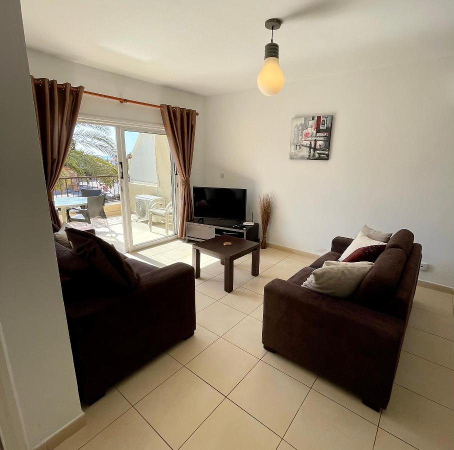 Appartement 109 Queens Gardens, Paphos Extérieur photo